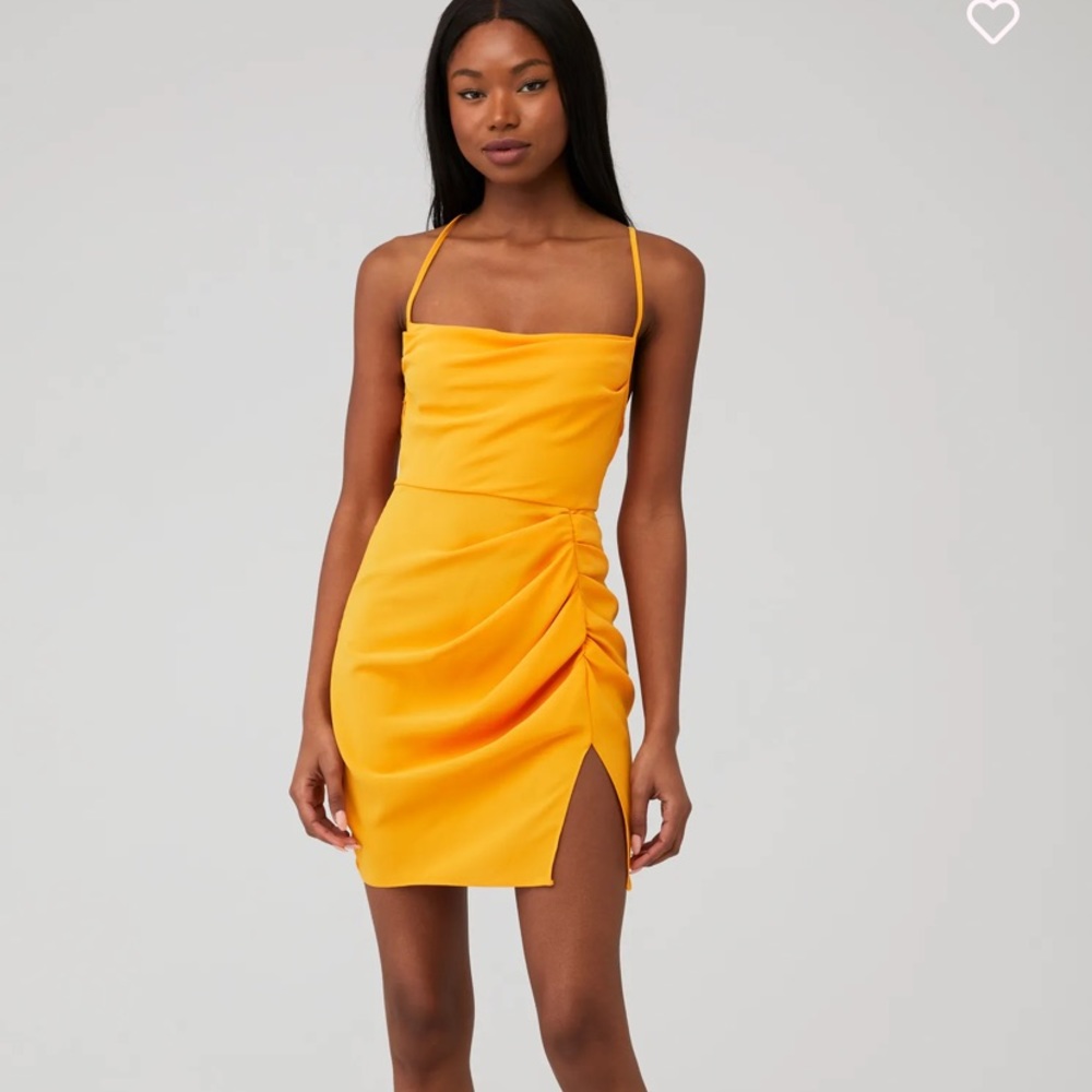 AMANDA UPRICHARD
JASALINA MINI dress